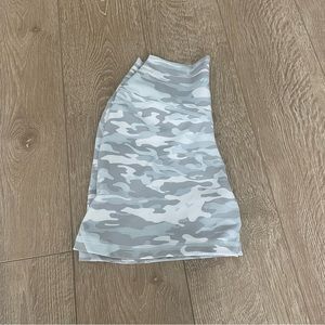 Alphalete Surface Power Shorts - Size S Silver Camo